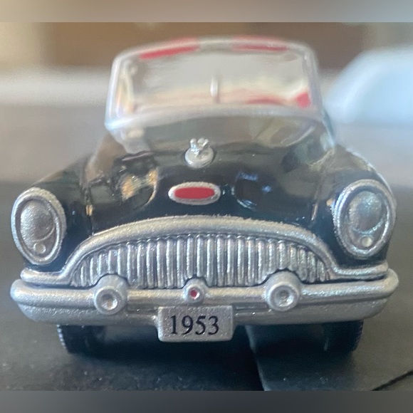 Hallmark Keepsake Ornament 1953 Buick Roadmaster Skylark - Picture 2 of 5